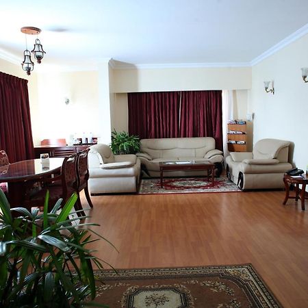 Joys Palace Hotel Thrissur Екстер'єр фото