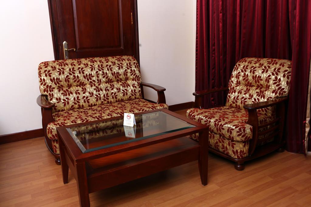 Joys Palace Hotel Thrissur Екстер'єр фото
