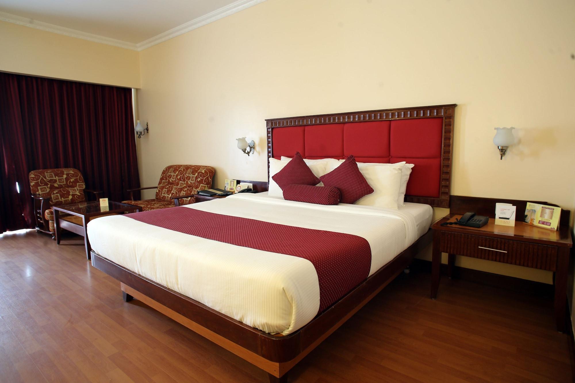 Joys Palace Hotel Thrissur Екстер'єр фото