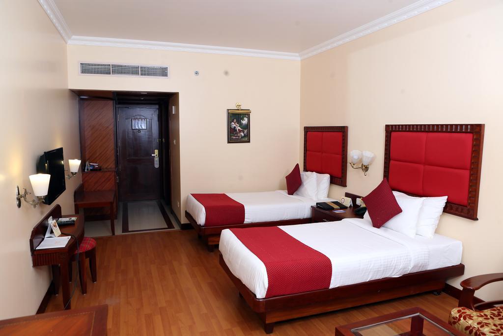 Joys Palace Hotel Thrissur Екстер'єр фото
