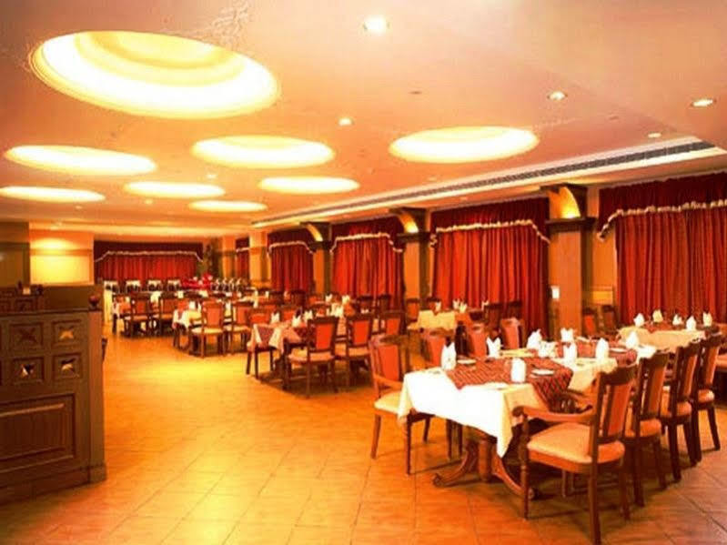 Joys Palace Hotel Thrissur Екстер'єр фото