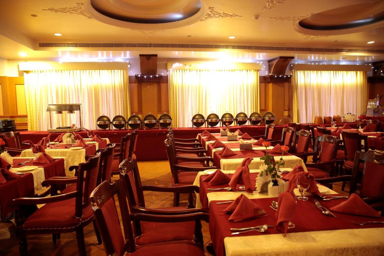 Joys Palace Hotel Thrissur Екстер'єр фото