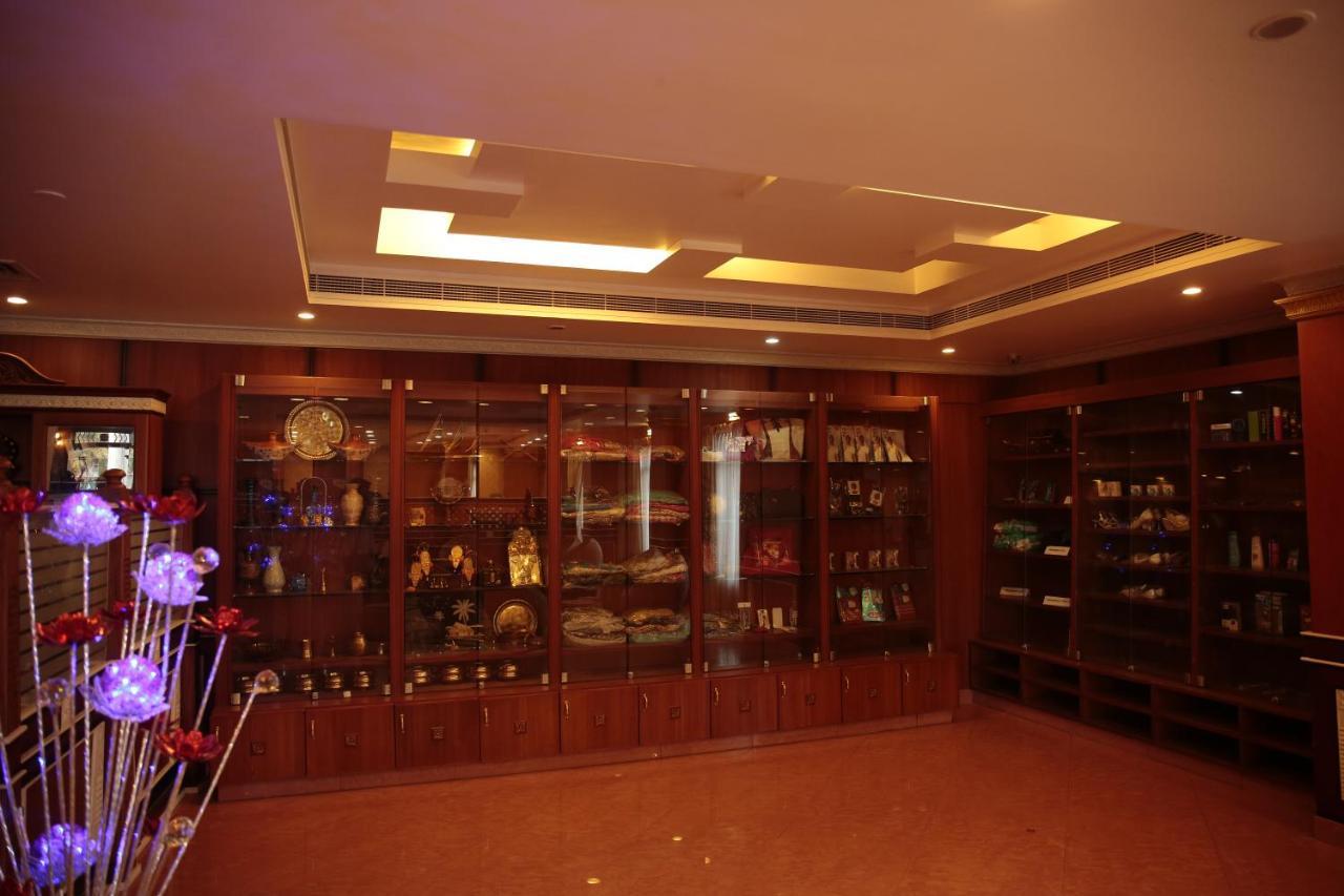 Joys Palace Hotel Thrissur Екстер'єр фото