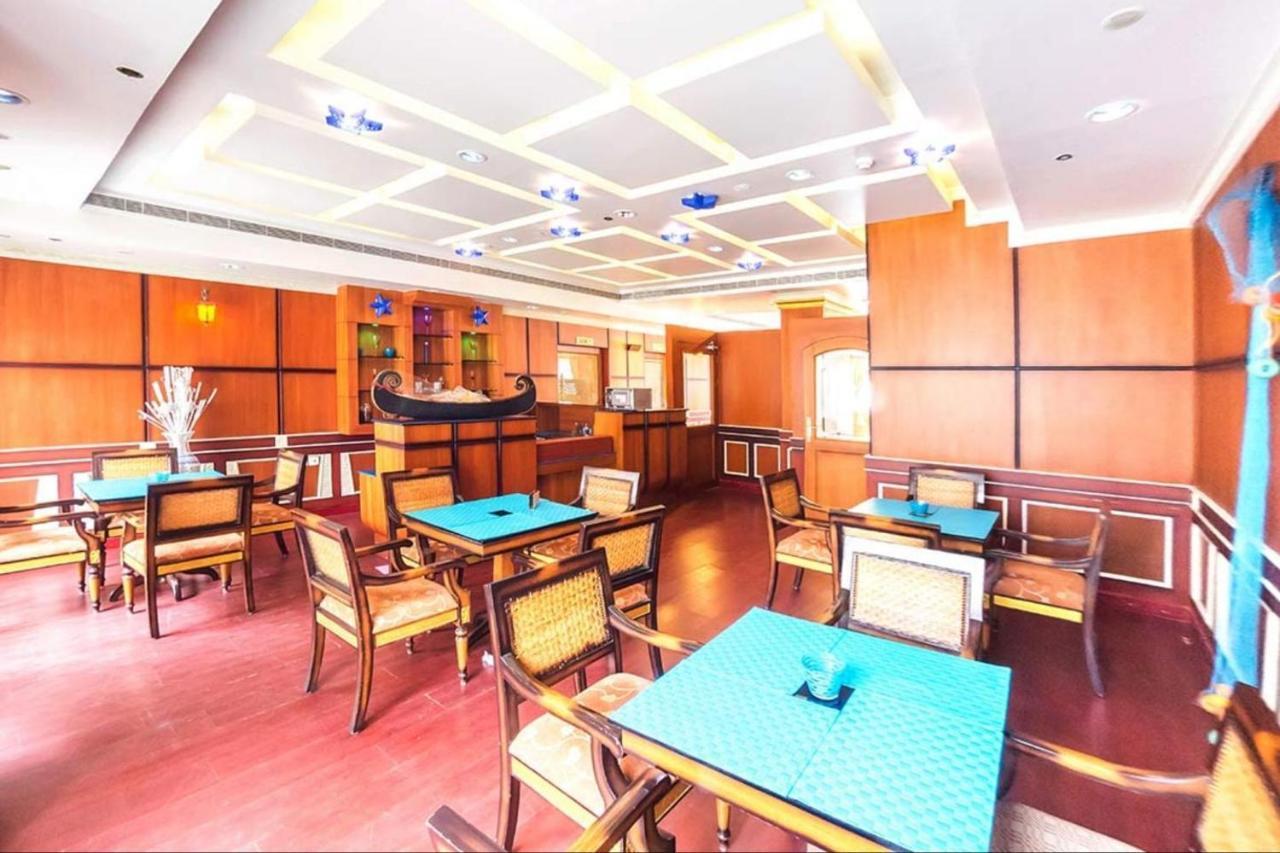 Joys Palace Hotel Thrissur Екстер'єр фото