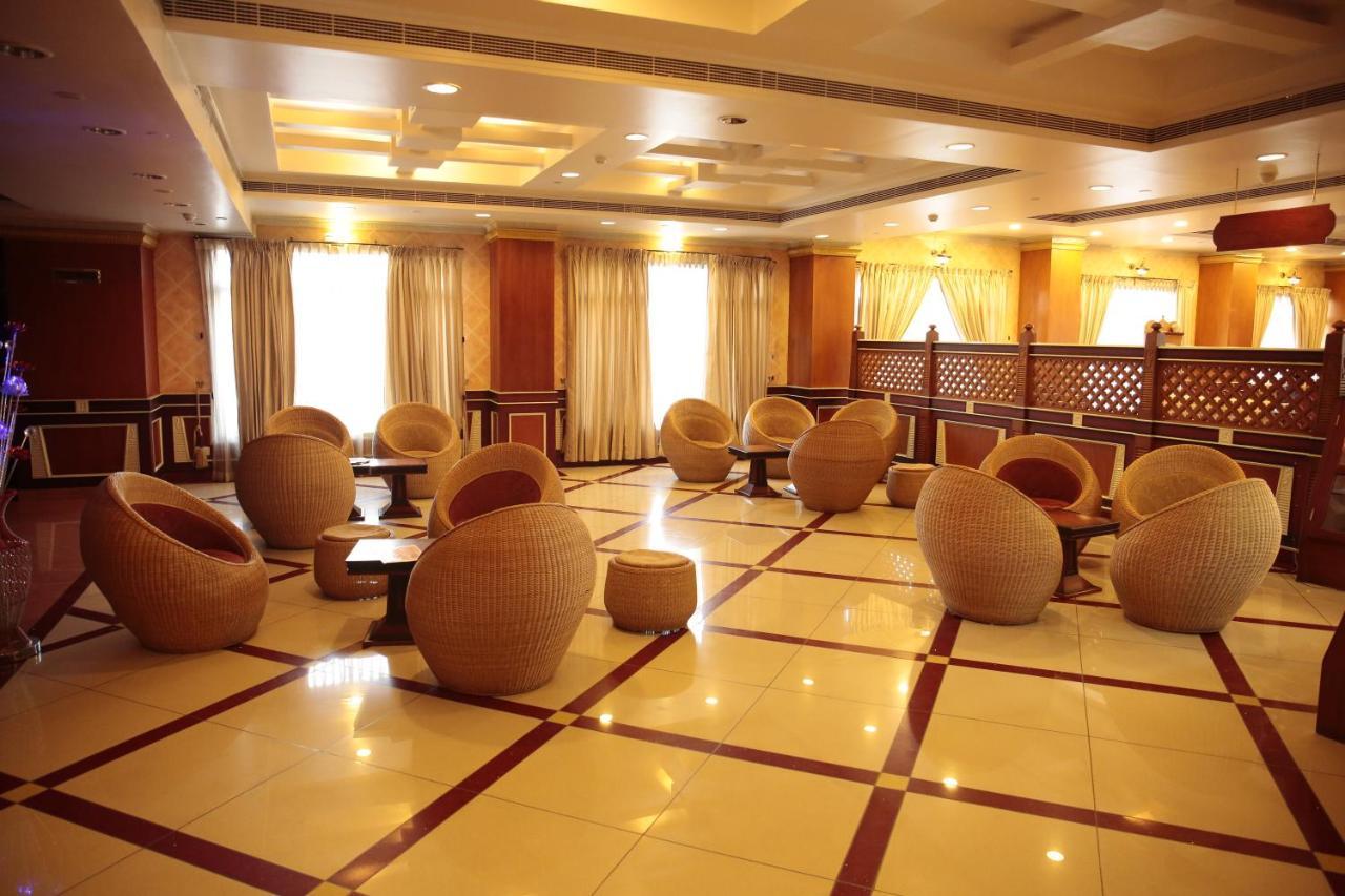 Joys Palace Hotel Thrissur Екстер'єр фото