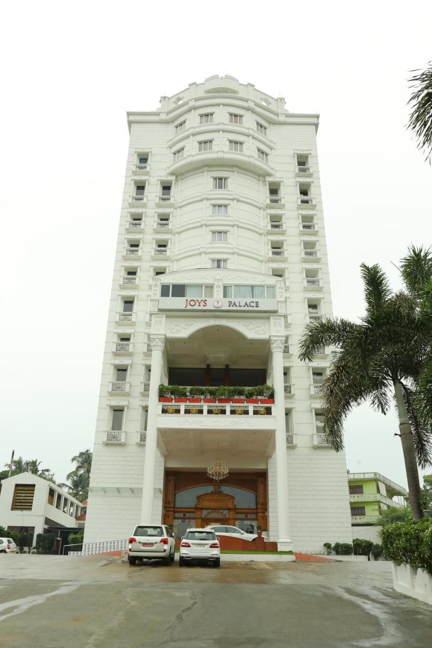 Joys Palace Hotel Thrissur Екстер'єр фото