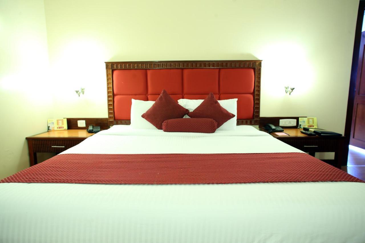 Joys Palace Hotel Thrissur Екстер'єр фото