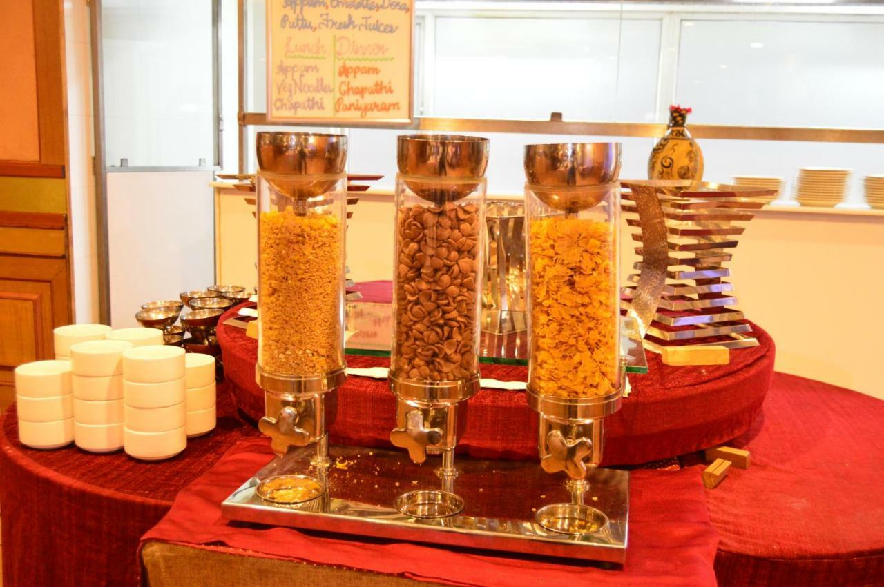 Joys Palace Hotel Thrissur Екстер'єр фото